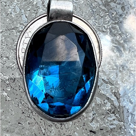 Blue Topaz in .925 silver Pendant - Picture 2 of 4